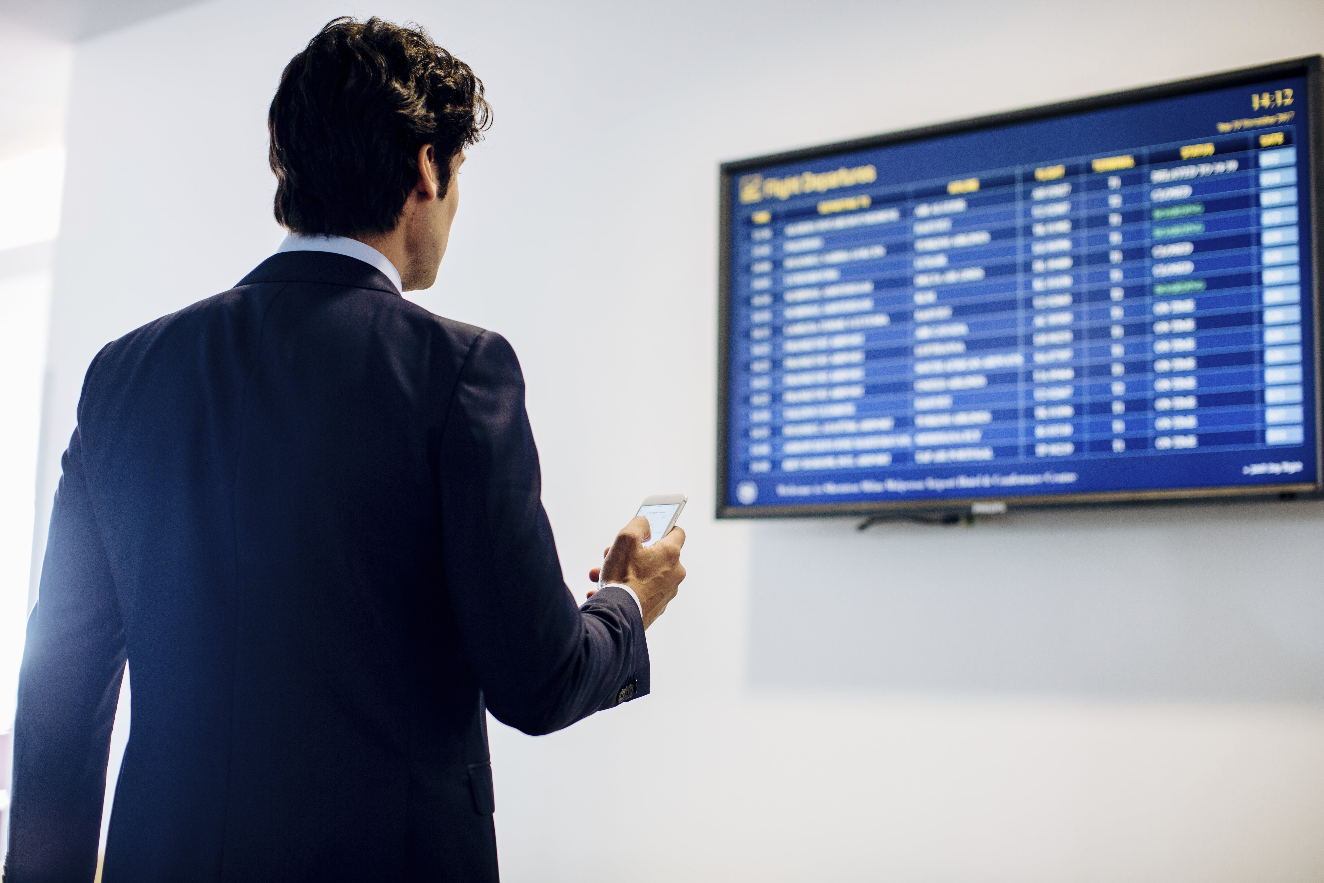 Airport Flight Information Display Digital Signage Implementation Services